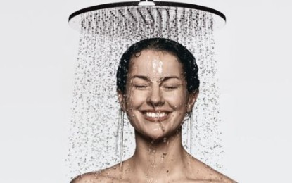 Umývať tvár v sprche, či umývadle?