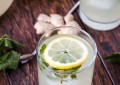 Teplá voda s citrónom – prečo ju piť?