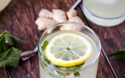 Teplá voda s citrónom – prečo ju piť?